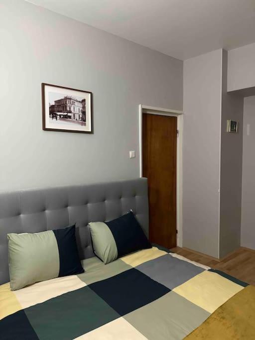 Double Studio Near University Square - 2 Balconies Bucharest Luaran gambar